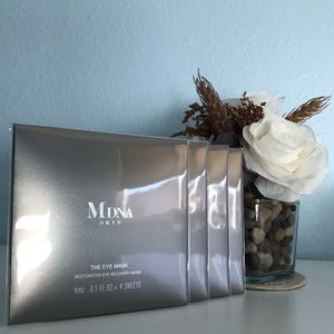 MDNA SKIN THE EYE MASKS